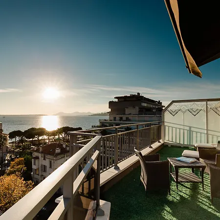 Helios Hotel 4*